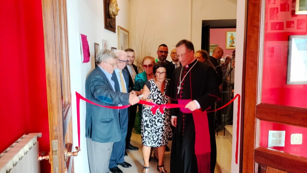 456701057_926939876137036_2582339886198519218_n-1024x578 Inaugurazione a Pietragalla della sala museale dedicata a monsignor  Donato De Bonis